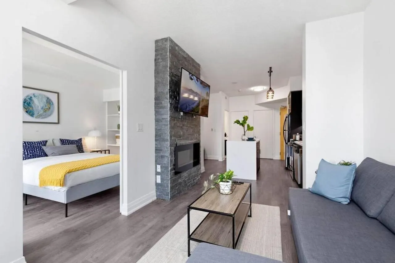 Lux 1 Br-Den Dwtn Condo Near Cn Tower With Parking Toronto