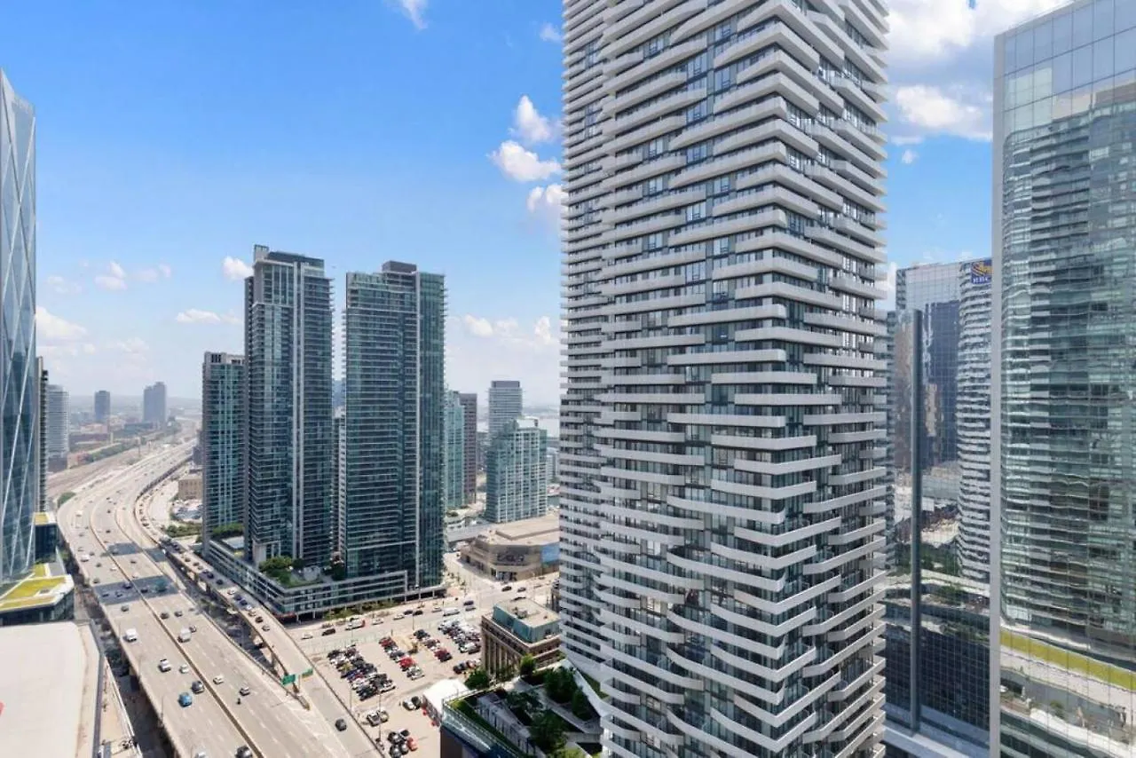 Lux 1 Br-Den Dwtn Condo Near Cn Tower With Parking Toronto Holiday home