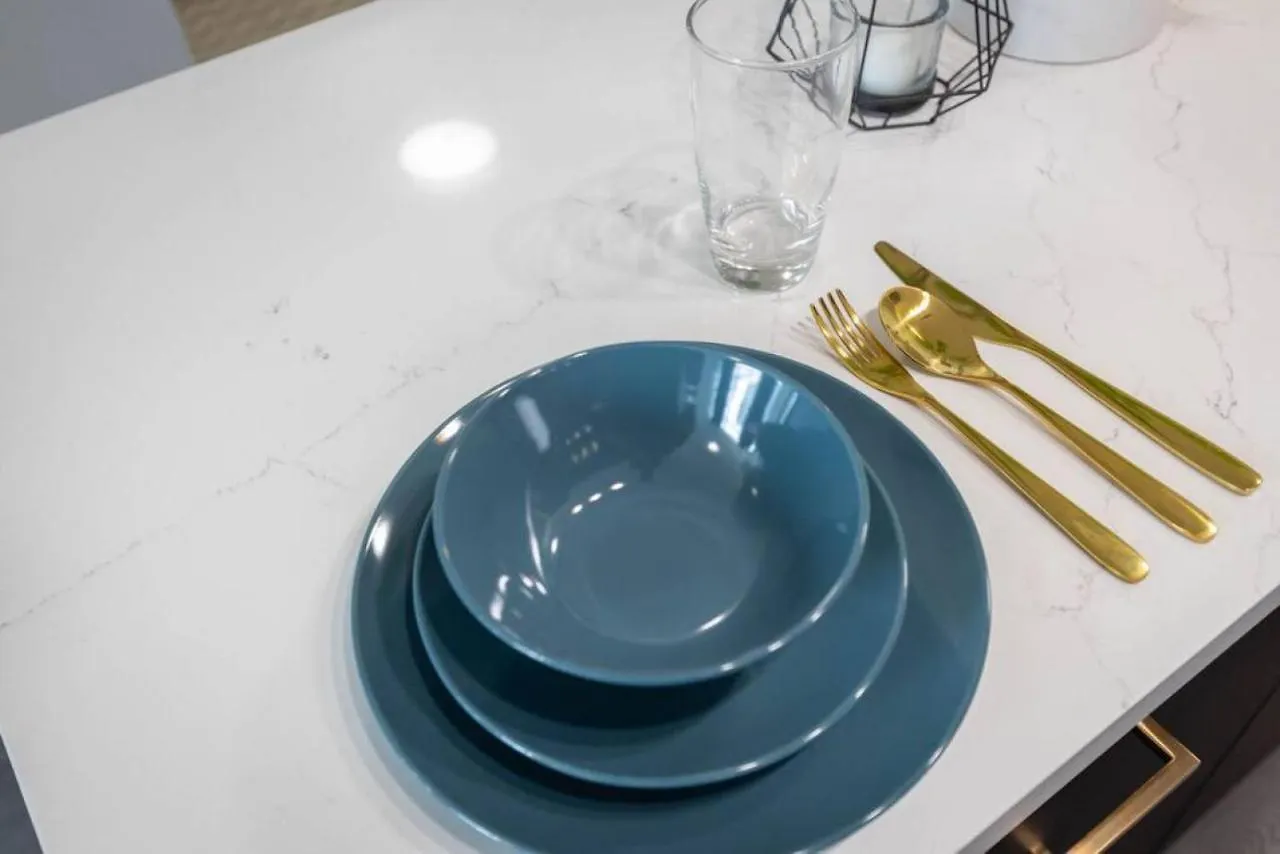 Lux 1 Br-Den Dwtn Condo Near Cn Tower With Parking Toronto 0*,  Canada